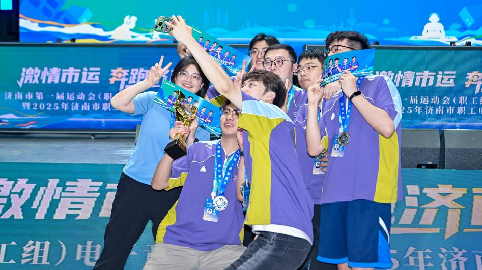 选手张伟的 选手张伟的